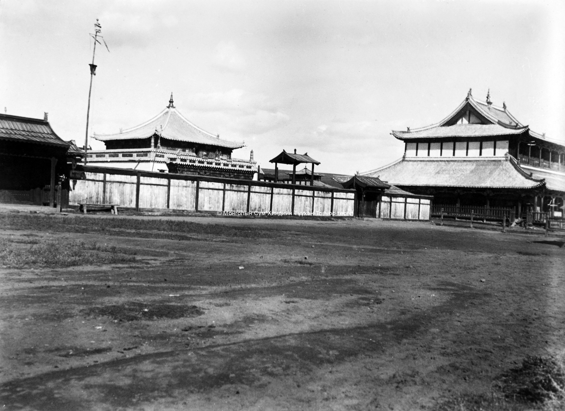 Daiai-gun khure/ Archive of the MAS. F 59. No. 127. Courtesy of  History of Mongolia in Photographs, Vol IV Koslov